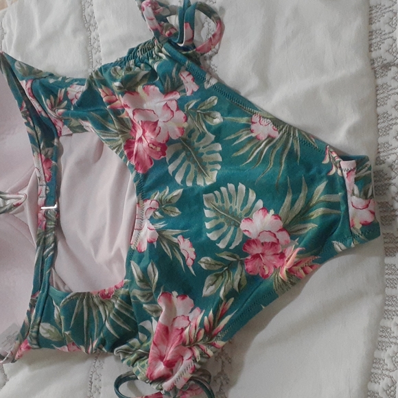 Shade and shore green floral one piece bathing suit size 34C - Picture 6 of 11